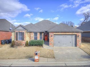 3716 Oakridge Cir, Edmond, OK 73034