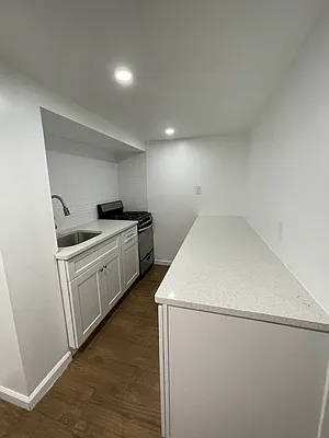 Rented by Evergreen Realty & Investments | media 19