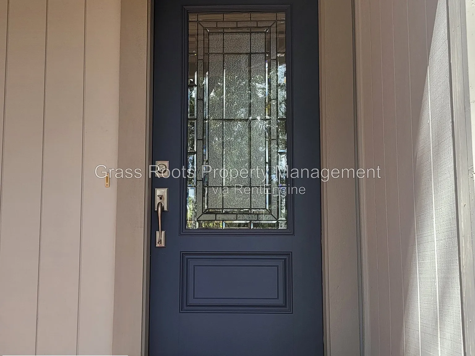 3 bed, 2.0 bath, 1731 sqft, $2,495 — Photo 2