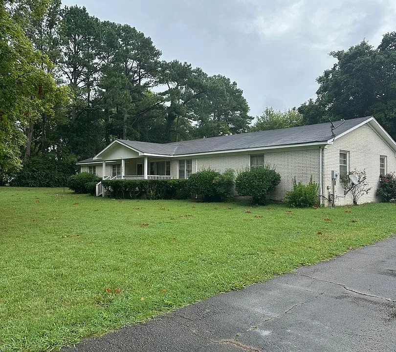 705 Loveless Rd