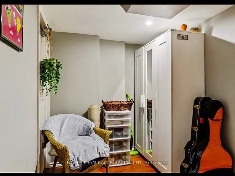 28 Oceanpearl Cres #BASEMENT — Photo 7