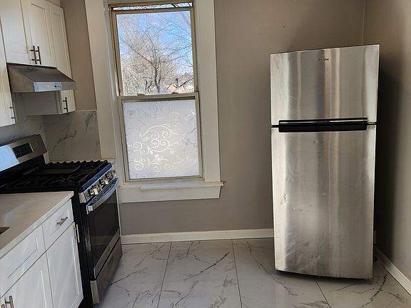 5th image of 23 Danforth St