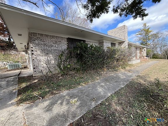4th image of 604 Yucca Dr