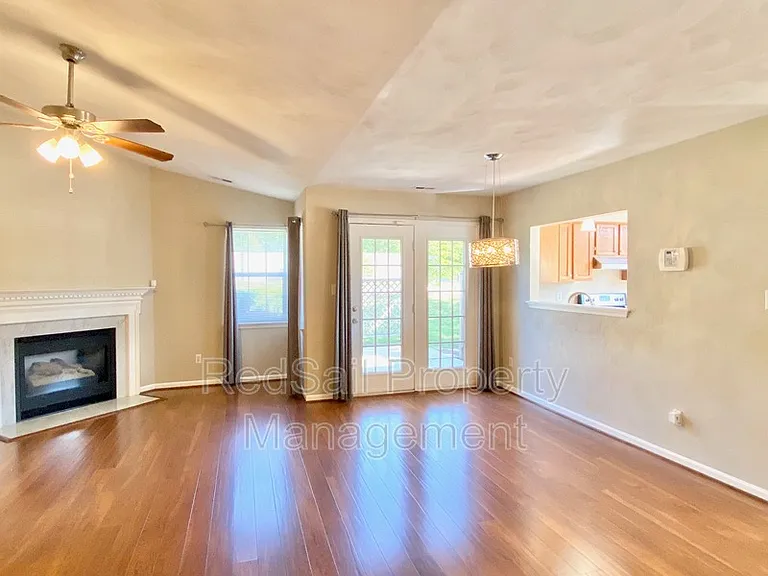 145 Bridle Ln — Photo 7