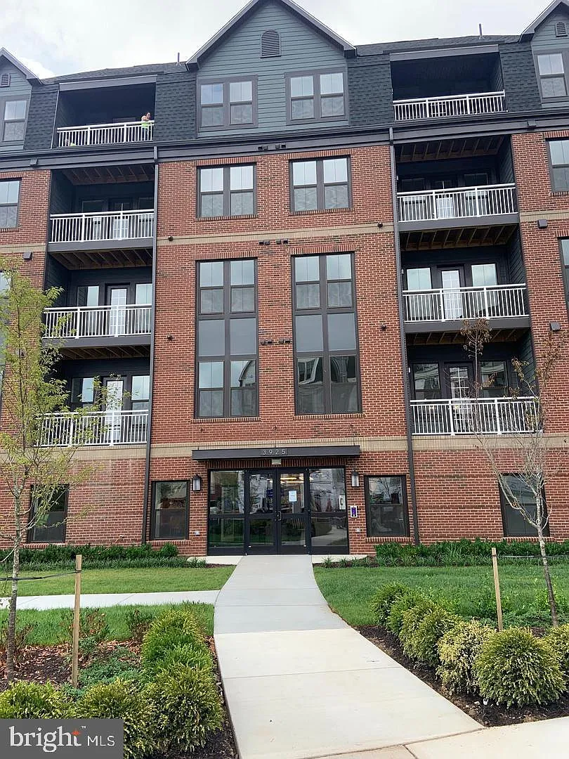 Building Photo - 3925 Fair Rdg #301