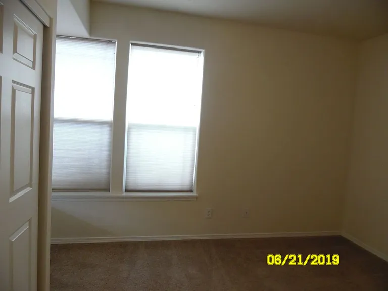 325 Cypress — Photo 15
