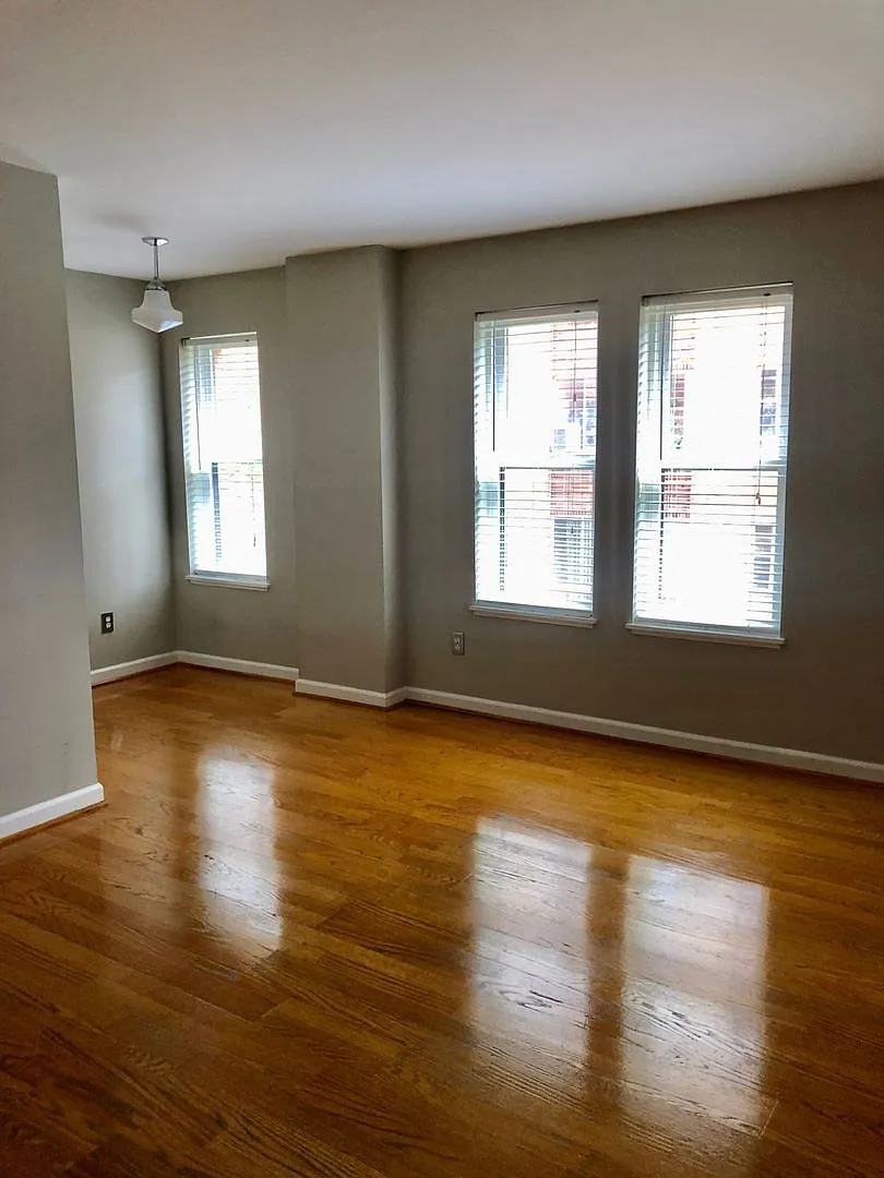 1750 Harvard St NW — Photo 3
