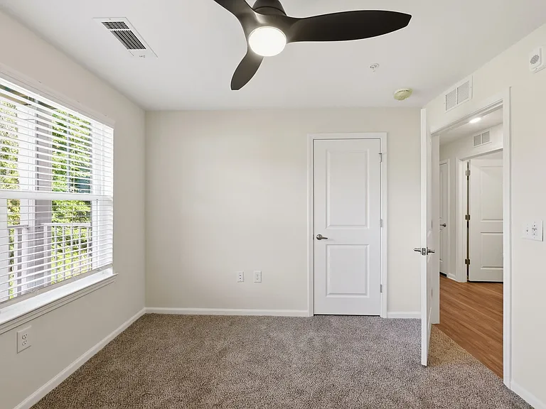 Oak Terrace — Photo 12