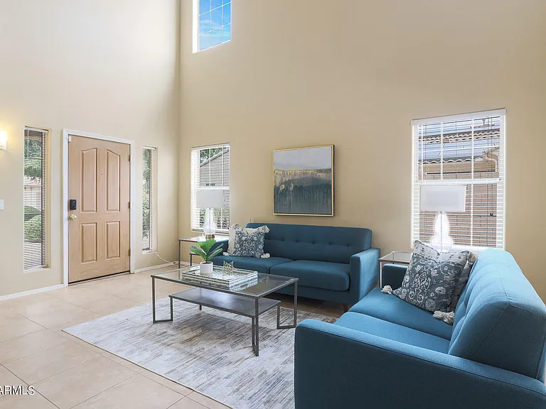 15941 W Mauna Loa Ln — Photo 5