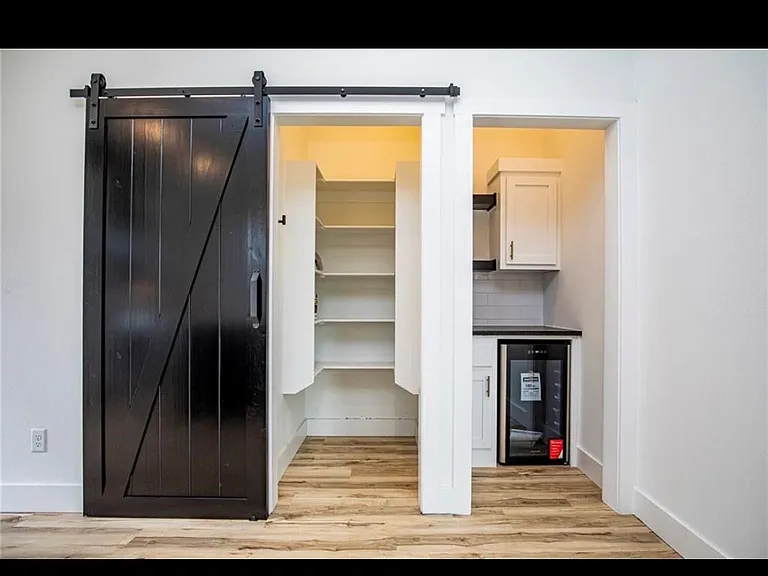 1391 S Duncan Ave — Photo 6