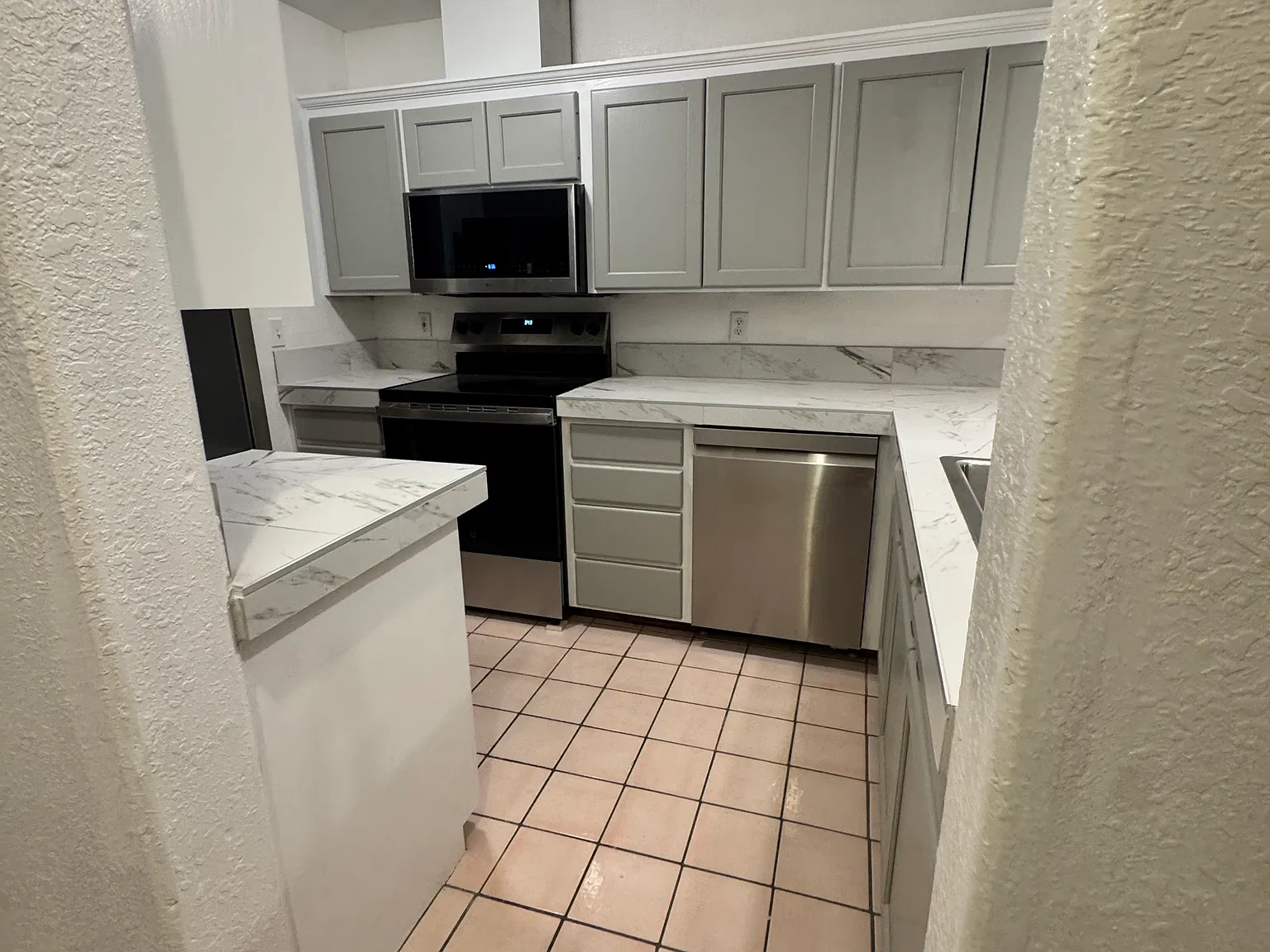 2 bed, 1.5 bath, 1200 sqft, $1,770 — Photo 4