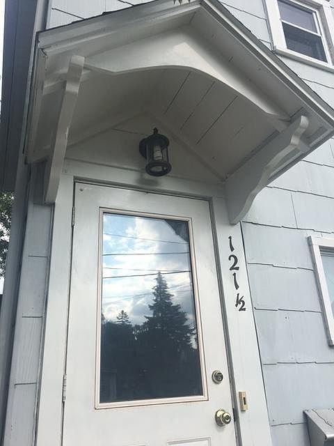 1st image of 121 1/2 Gruenwald Ave