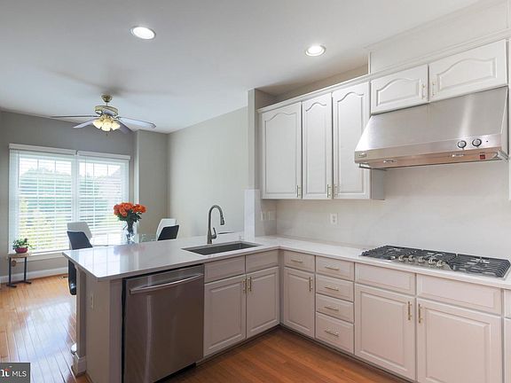 5th image of 22918 N Brown Sq