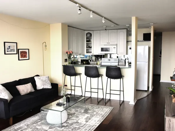 1636 N Wells St #18B, Chicago, IL 60614