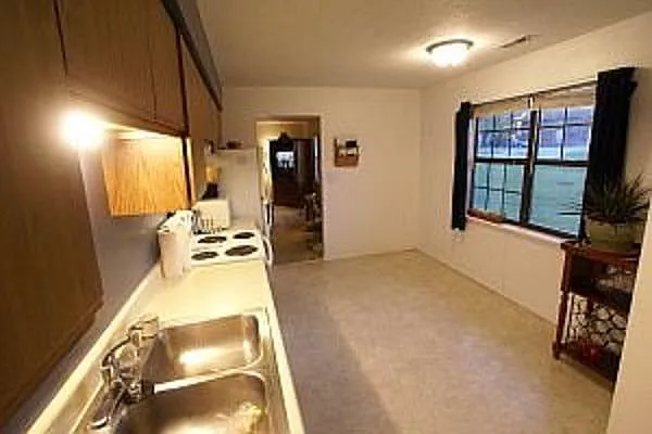 461 NE Park Ln — Photo 10