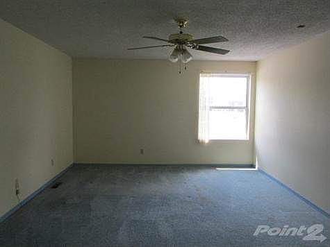 5th image of 402 N Lincoln St