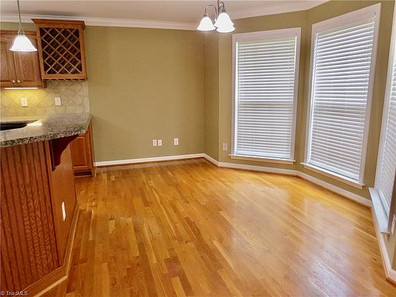 5th image of 132 Feather Ridge Cir