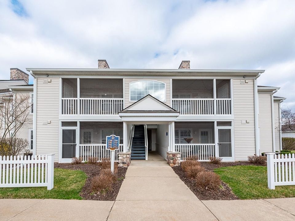 1st image of 2714 S Knightsbridge Cir