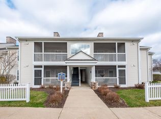 2714 S Knightsbridge Cir, Ann Arbor, MI 48105