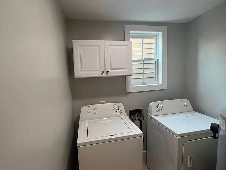 405 E Duffy St — Photo 15