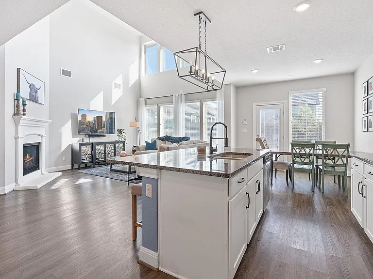 209 Birkshire Dr — Photo 12