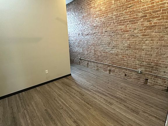 5th image of 409 W Norfolk Ave #201