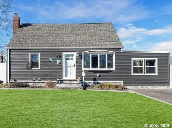 25 Elaine Drive, Sayville, NY 11782