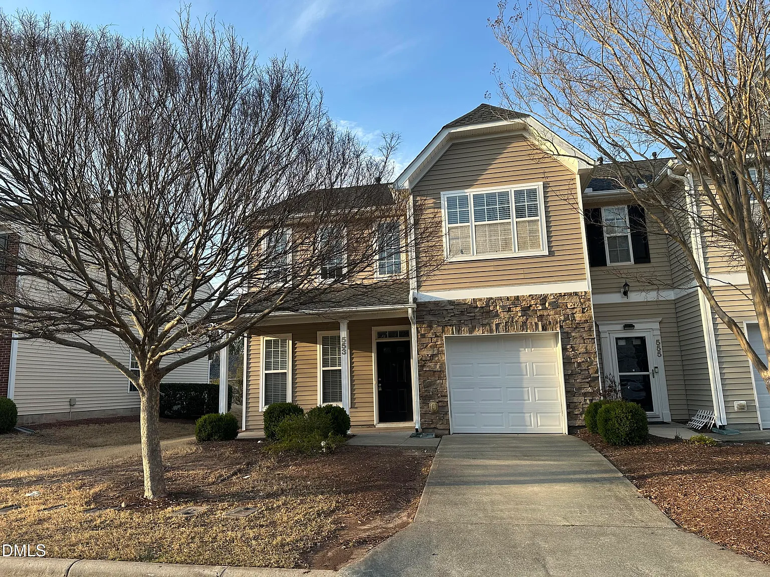 4 bed, 3.0 bath, 2100 sqft, $2,195 — Photo 1