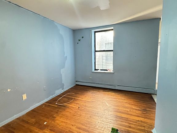 5th image of 1239 Sheridan Ave #B4
