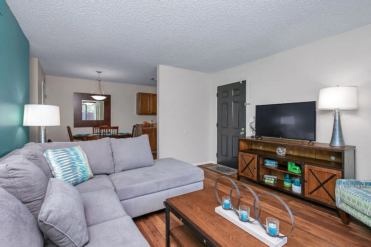 Brookwood Apartments — Photo 1