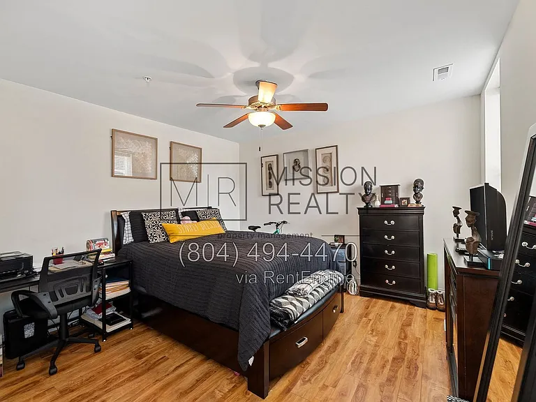 4319 Fountain Square Plz — Photo 15