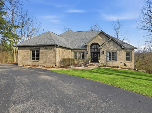 9010 Summer Estate Dr, Indianapolis, IN 46256