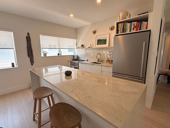 4th image of 8115 Hawthorne Ave APT 3