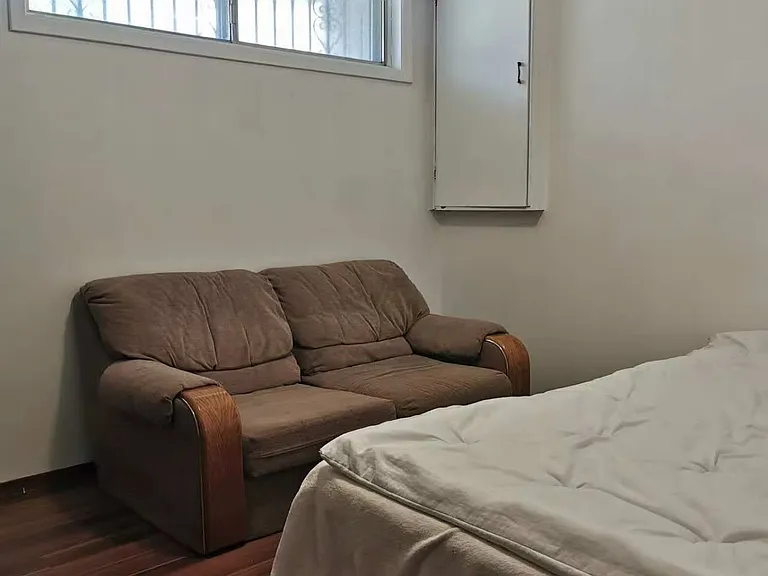 137A Markham St #BASEMENT — Photo 5