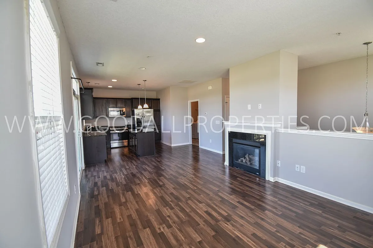 Building Photo - 160 80th St #106