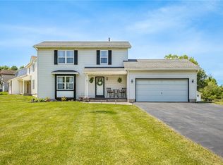 81 Cheshire Ln, Rochester, NY 14624