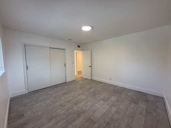 3rd image of 1958 NE 172nd St #4