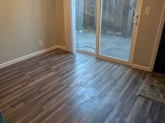 5th image of 327 San Petra Ct