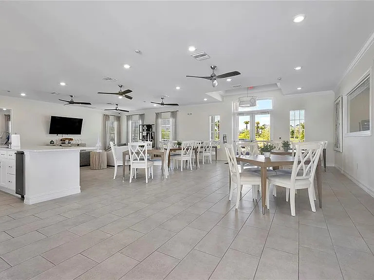 17639 Wild Iris Ln — Photo 27