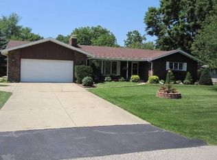 4320 Farmington Ln, Racine, WI 53403