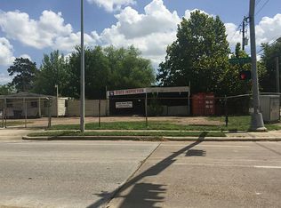 4833 Pinemont Dr, Houston, TX 77092
