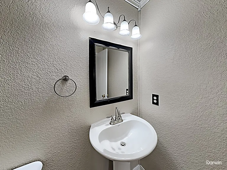 4050 Hunters Creek Dr — Photo 12