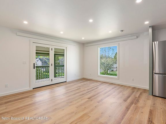 5th image of 3940 S Lake Creek Dr #11