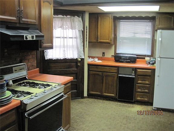 4th image of 803 W Voorhees St