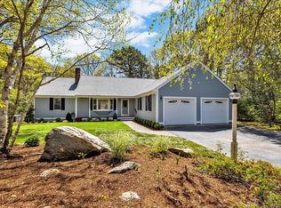98 Old Campus Dr W, Falmouth, MA 02540