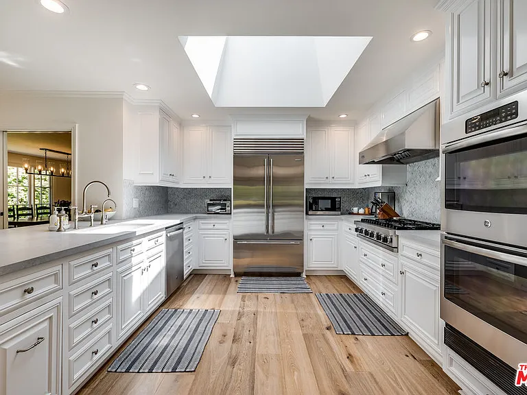 28925 Cliffside Dr — Photo 11