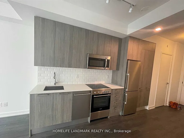 28 Wellesley St E #1105 — Photo 3