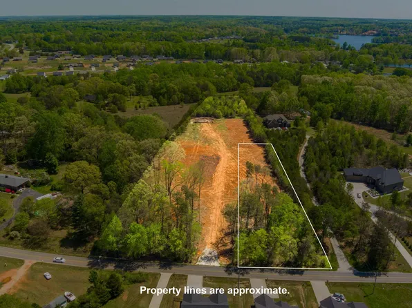 2570 Foster Rd, Inman, SC 29349