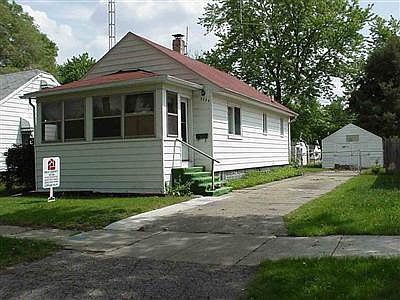 1st image of 3224 E Woodrow Ave