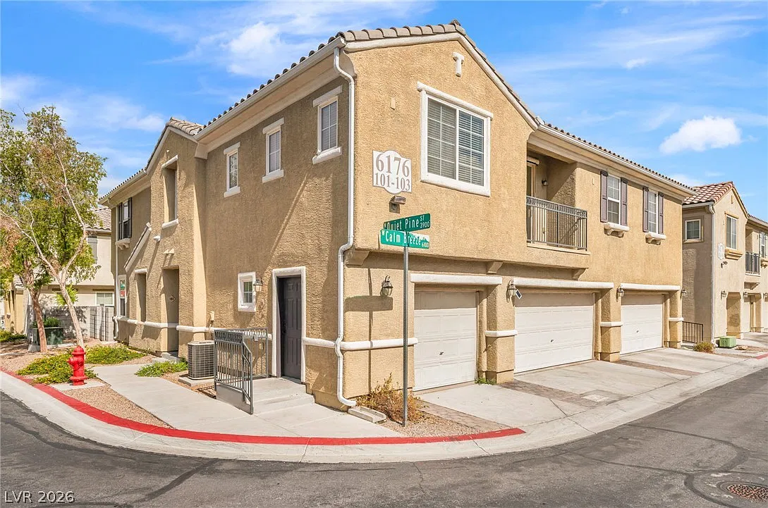 2 bed, 2.0 bath, 1205 sqft, $1,800 — Photo 1